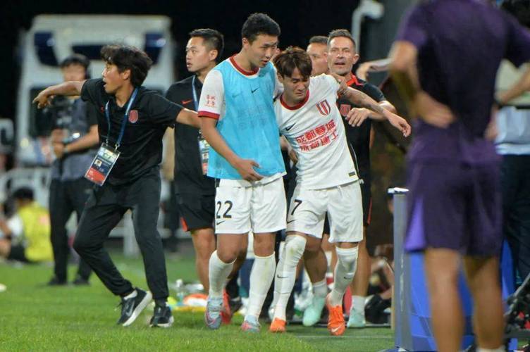 球队核心韦, 连败开局可, 自动续约