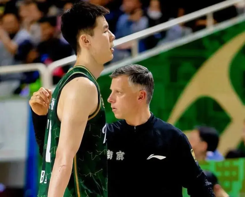 在缩减开支 在缩减开支