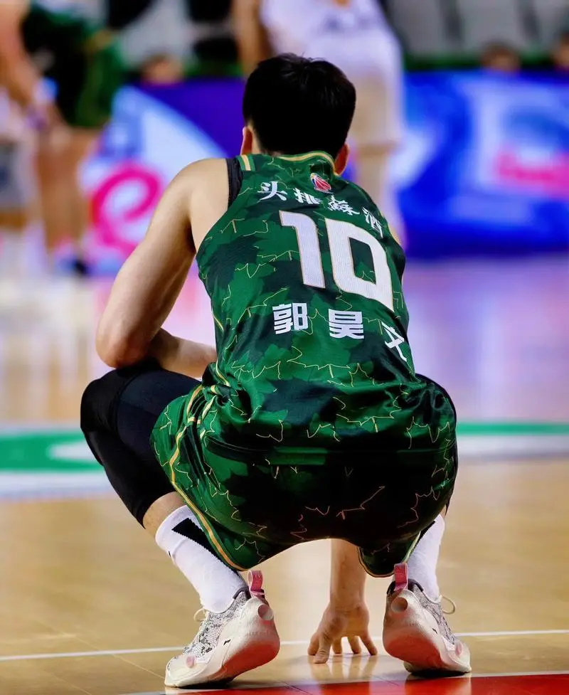 终没有续约, 昔日男篮天 终没有续约, 昔日男篮天